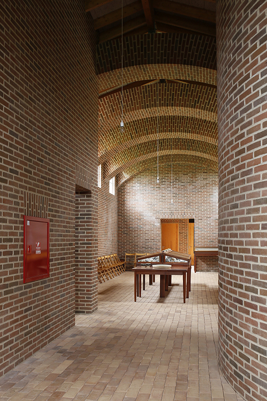 Bogudgivelse: Per Kirkeby / Architecture
